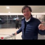 What TV channel does Tucker Carlson work for?